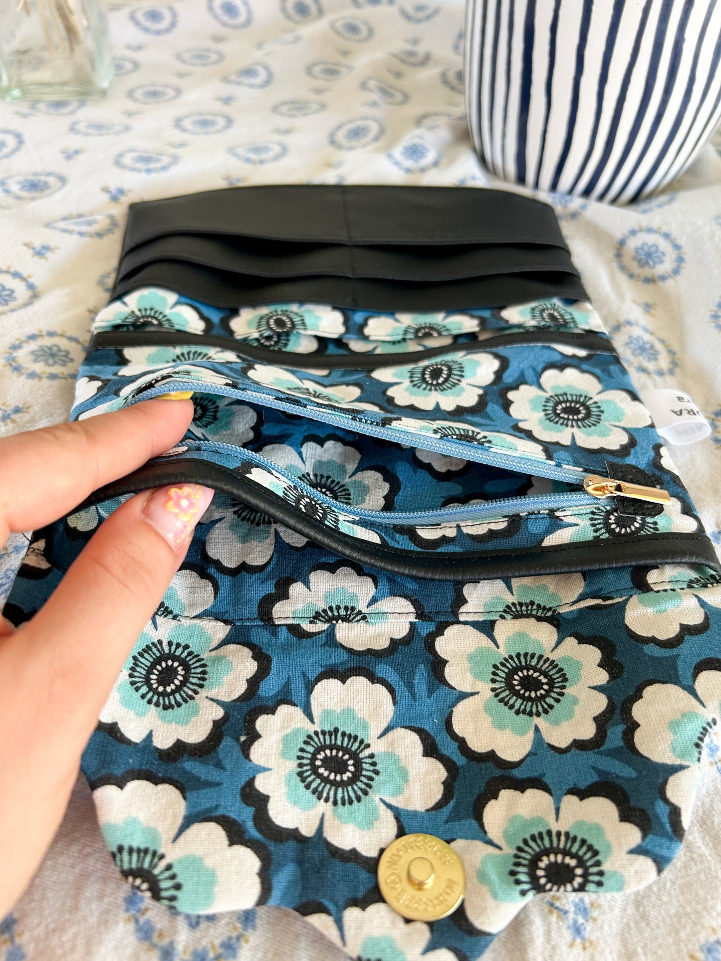 Sac bandoulière & portefeuille “Midnight Blossom” 🪻