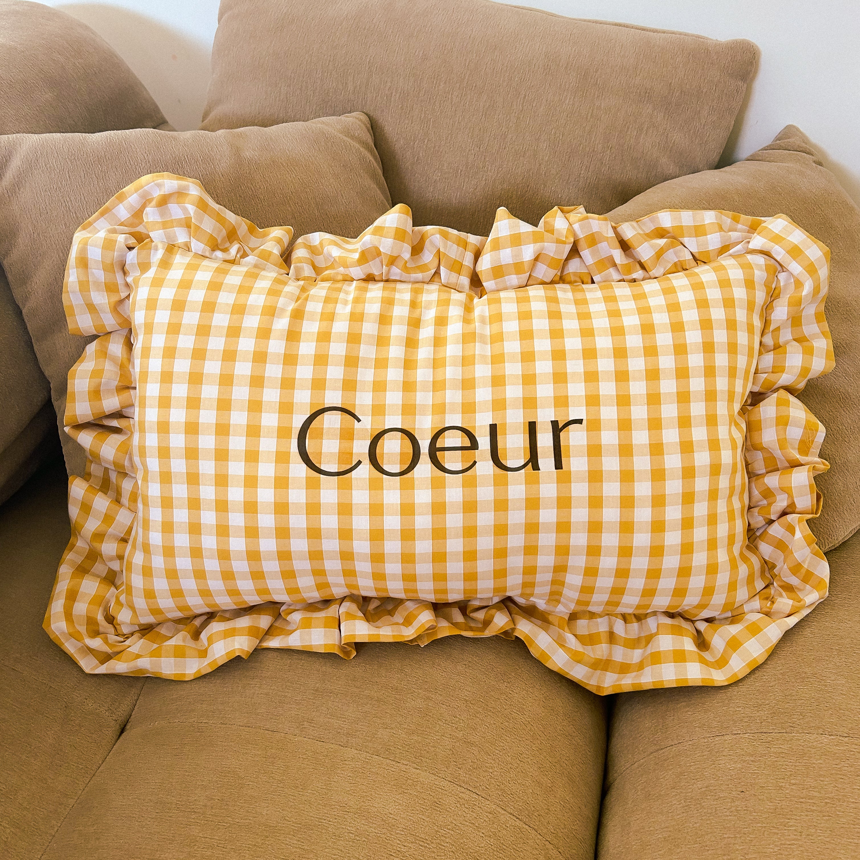 Coussin à volants personnalisable ✨