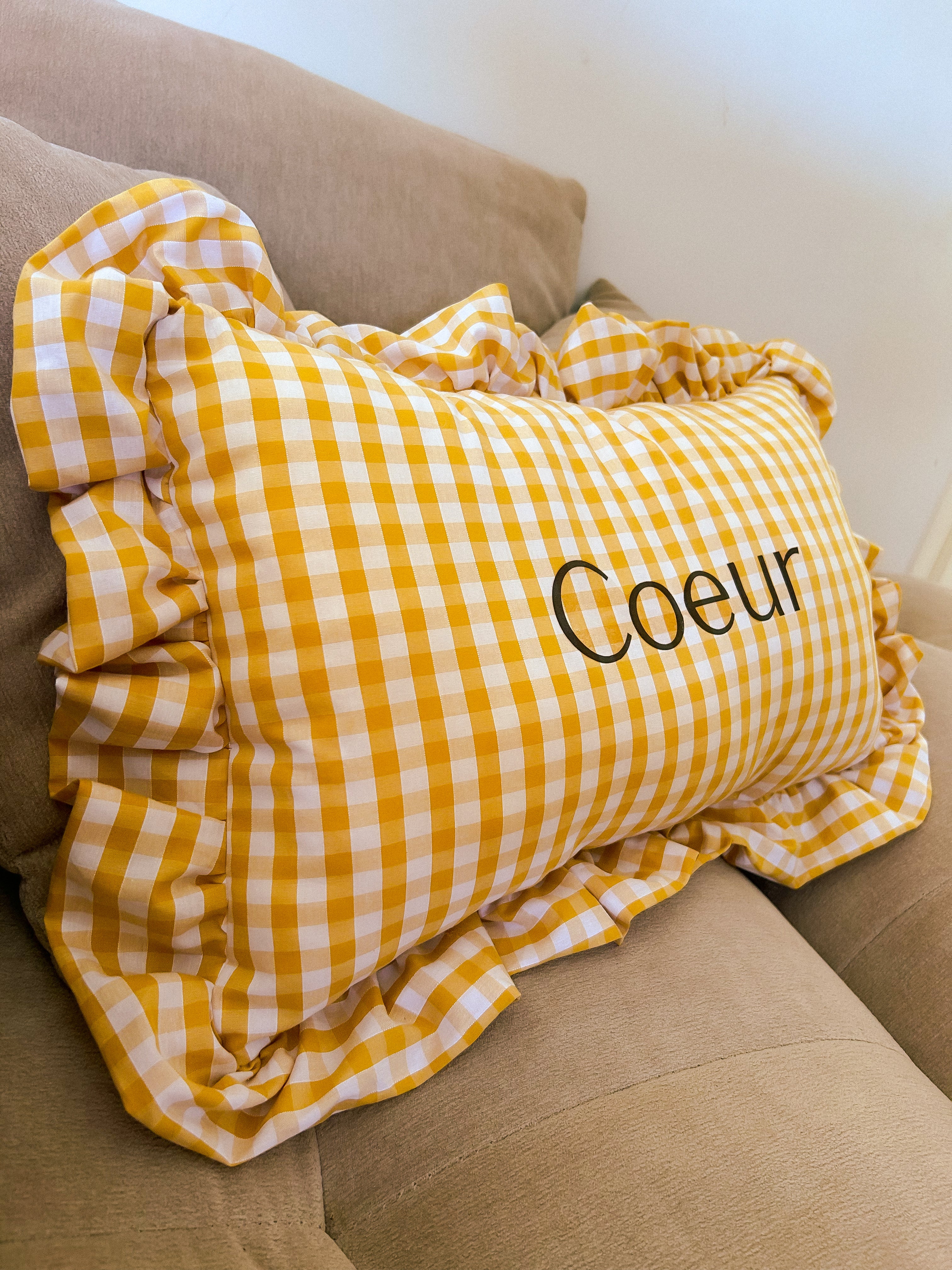 Coussin à volants personnalisable ✨