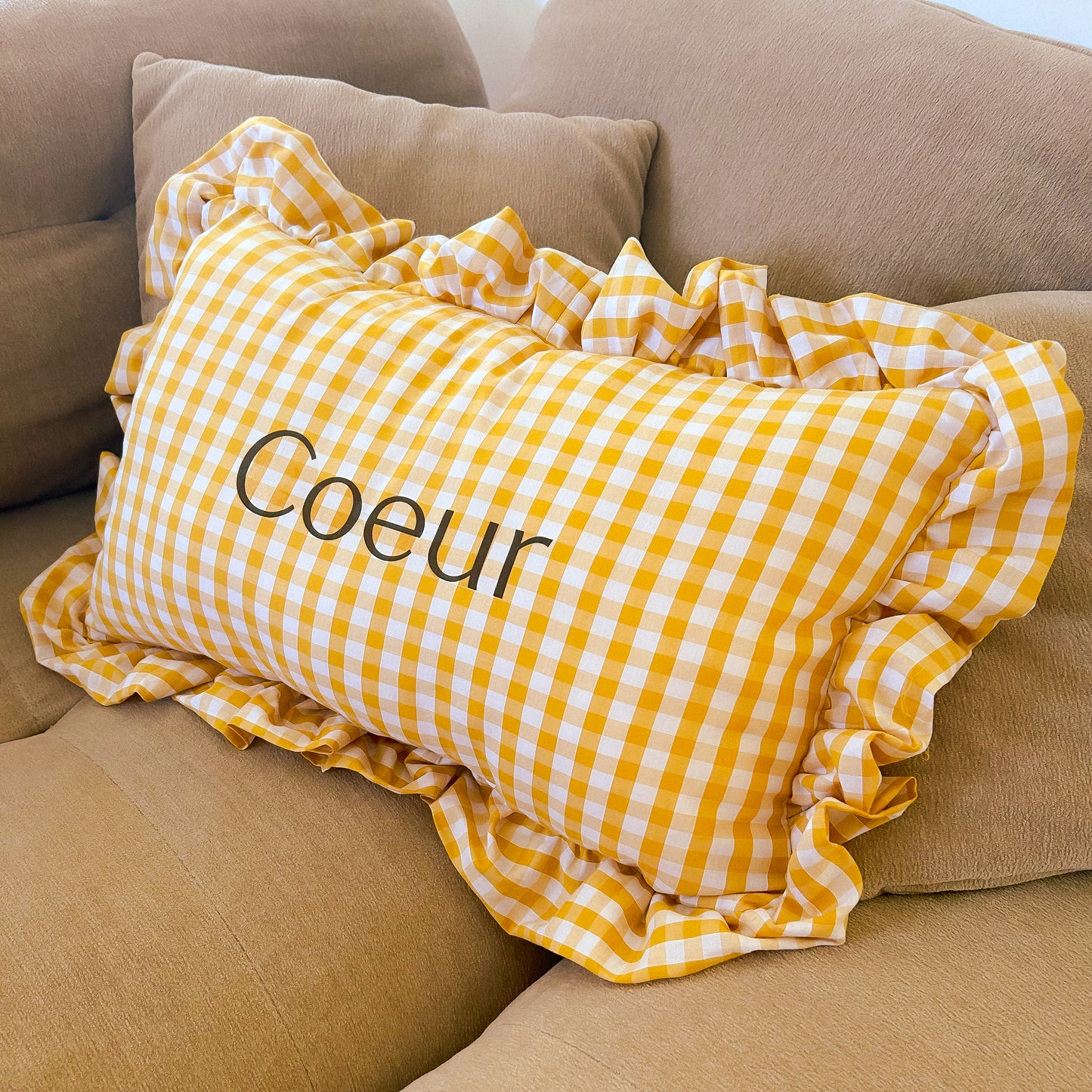Coussin à volants personnalisable ✨