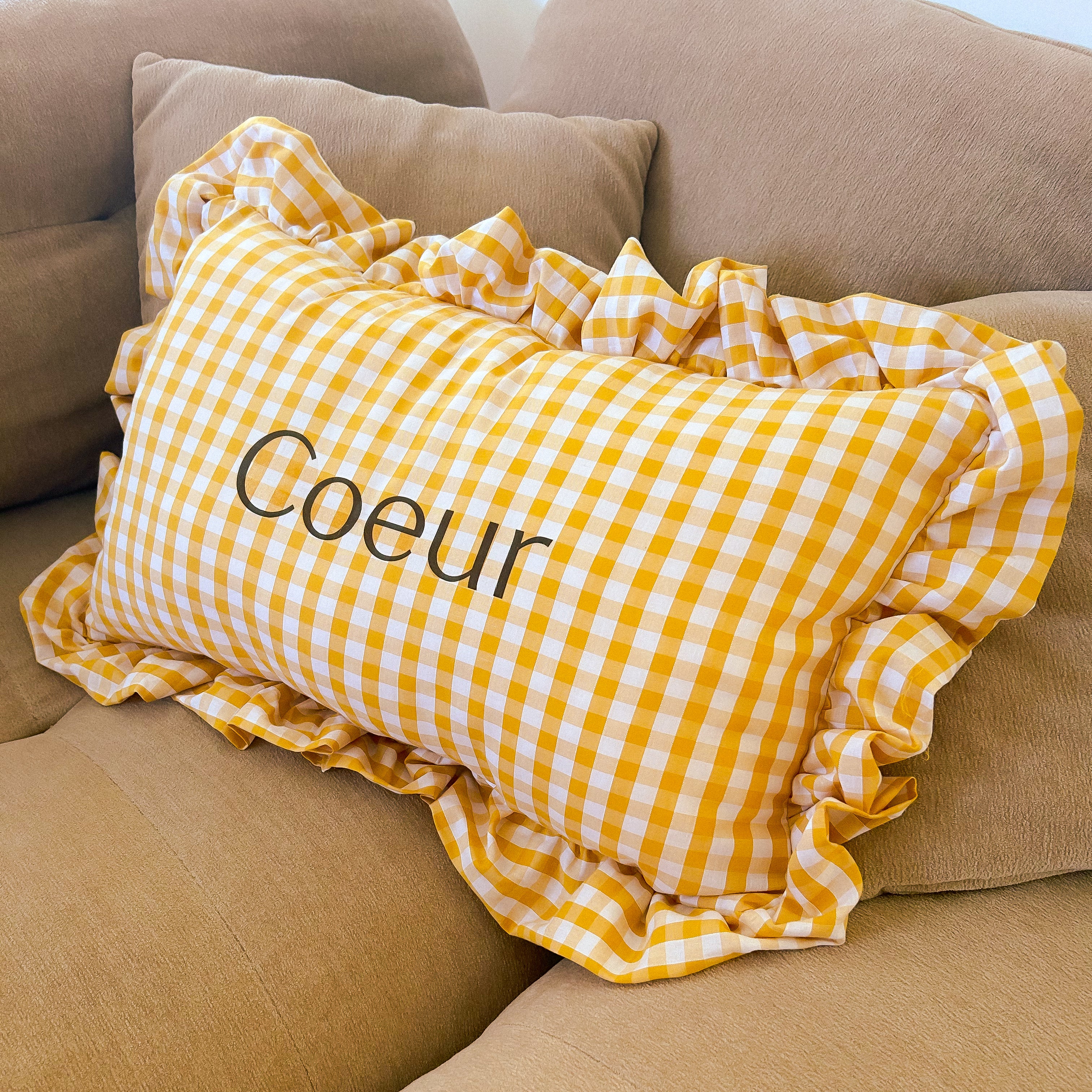 Coussin à volants personnalisable ✨