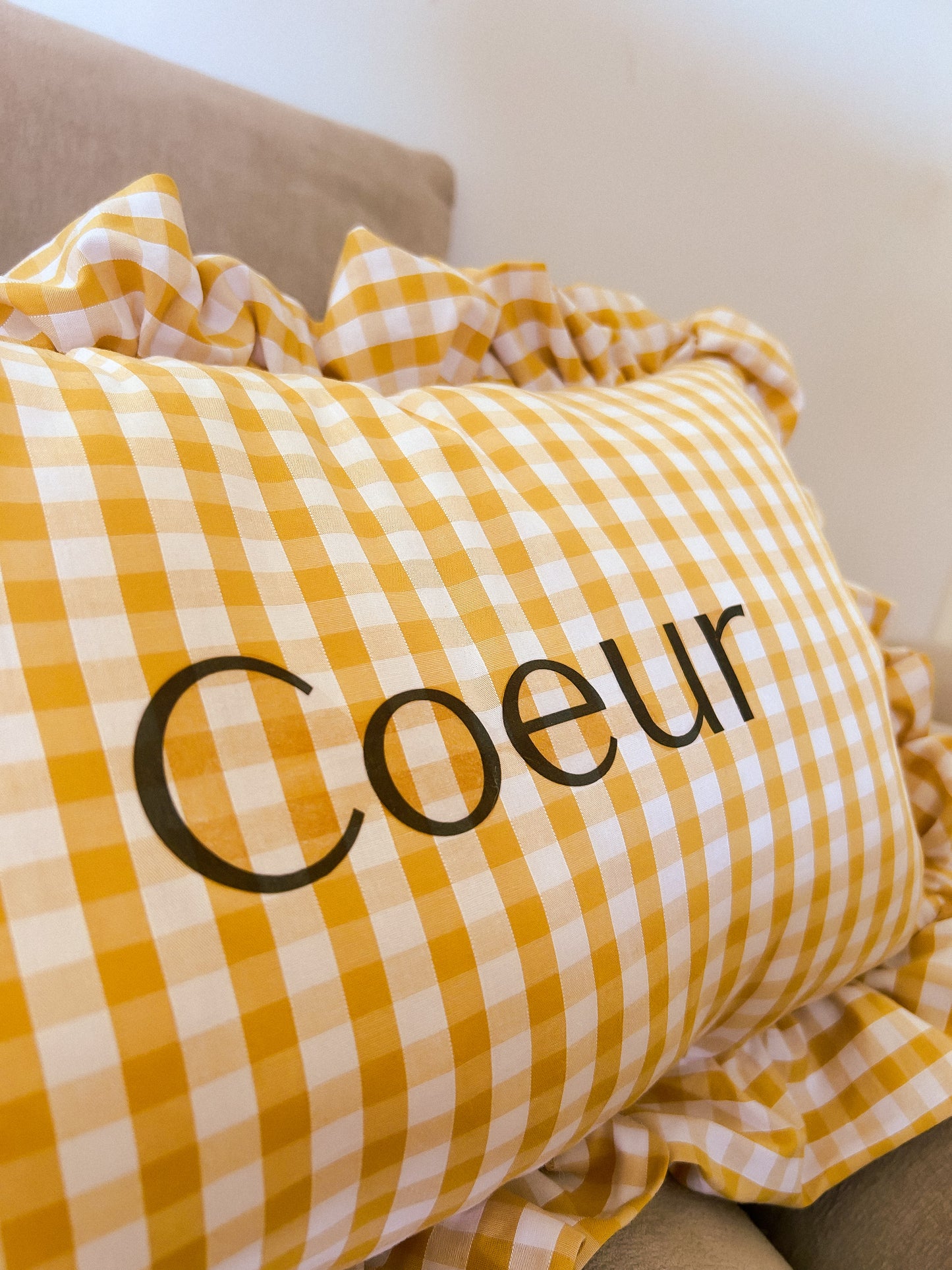 Coussin à volants personnalisable ✨