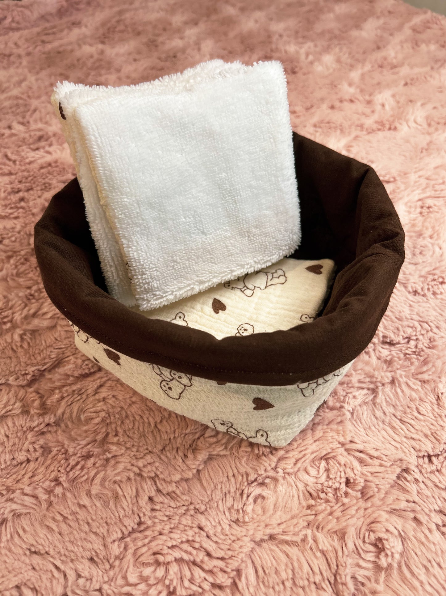 Lingettes lavables et leur panière de rangement